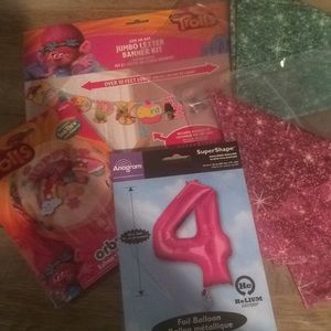 Trolls Birthday Party Banner & balloons